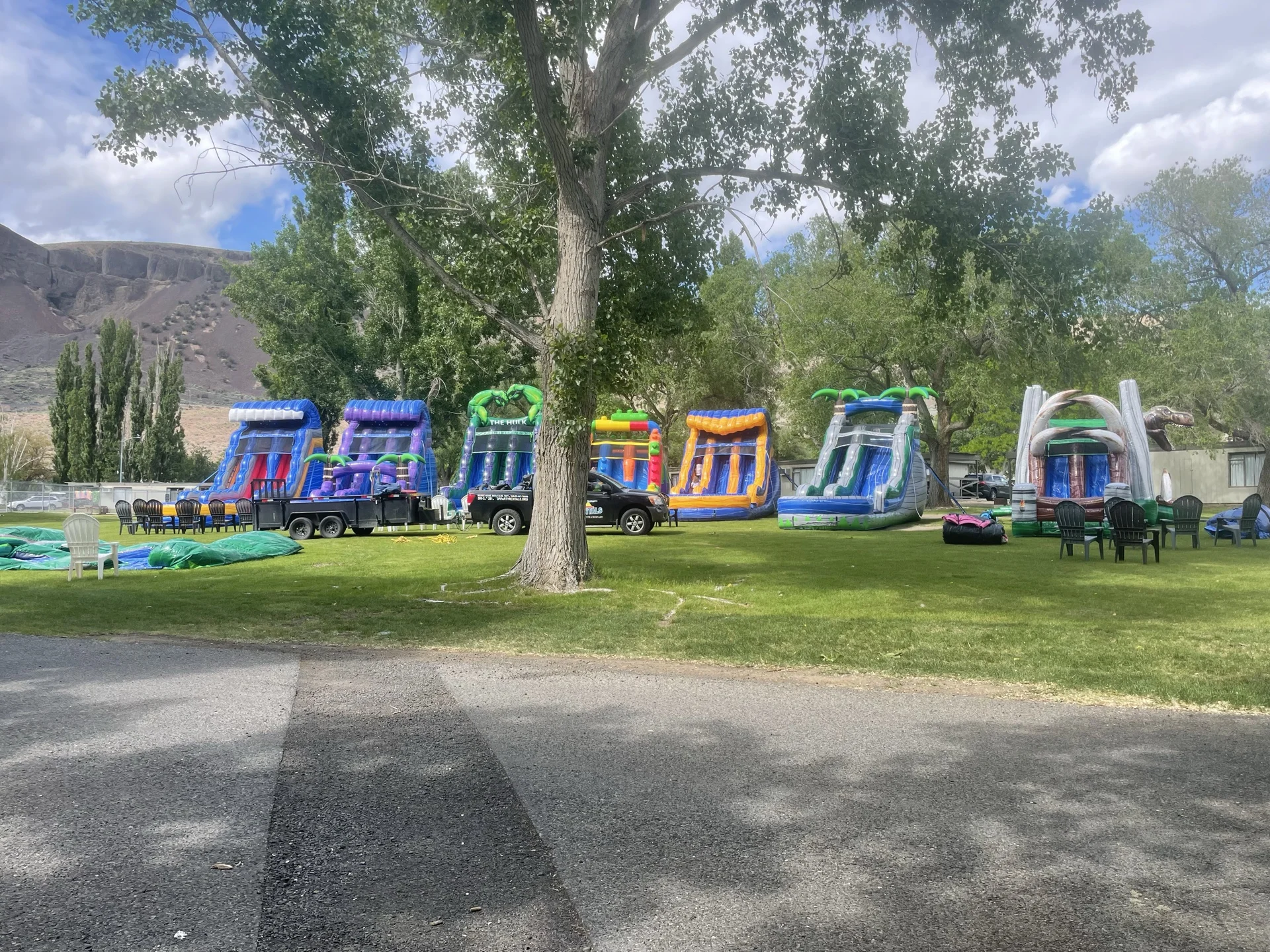 Setting up the festival