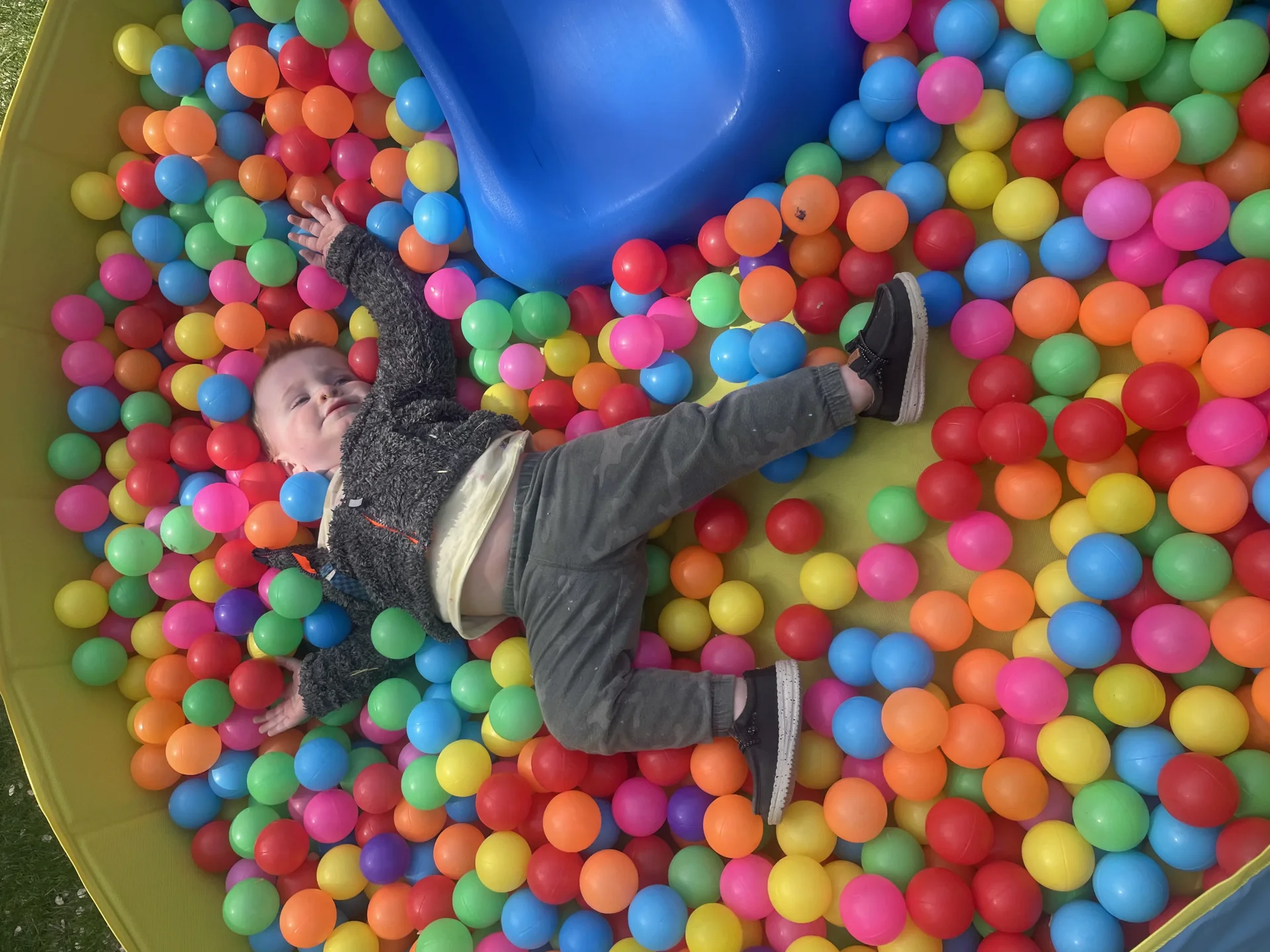 Tiny tot ball pit