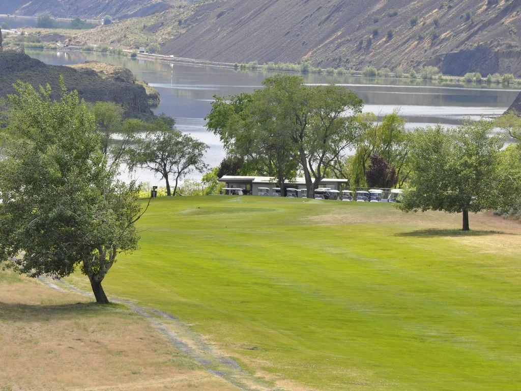 Tee box at hole 1
