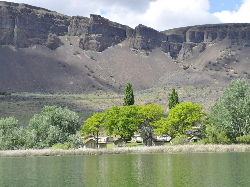 Lakeside cabins and mobile homes