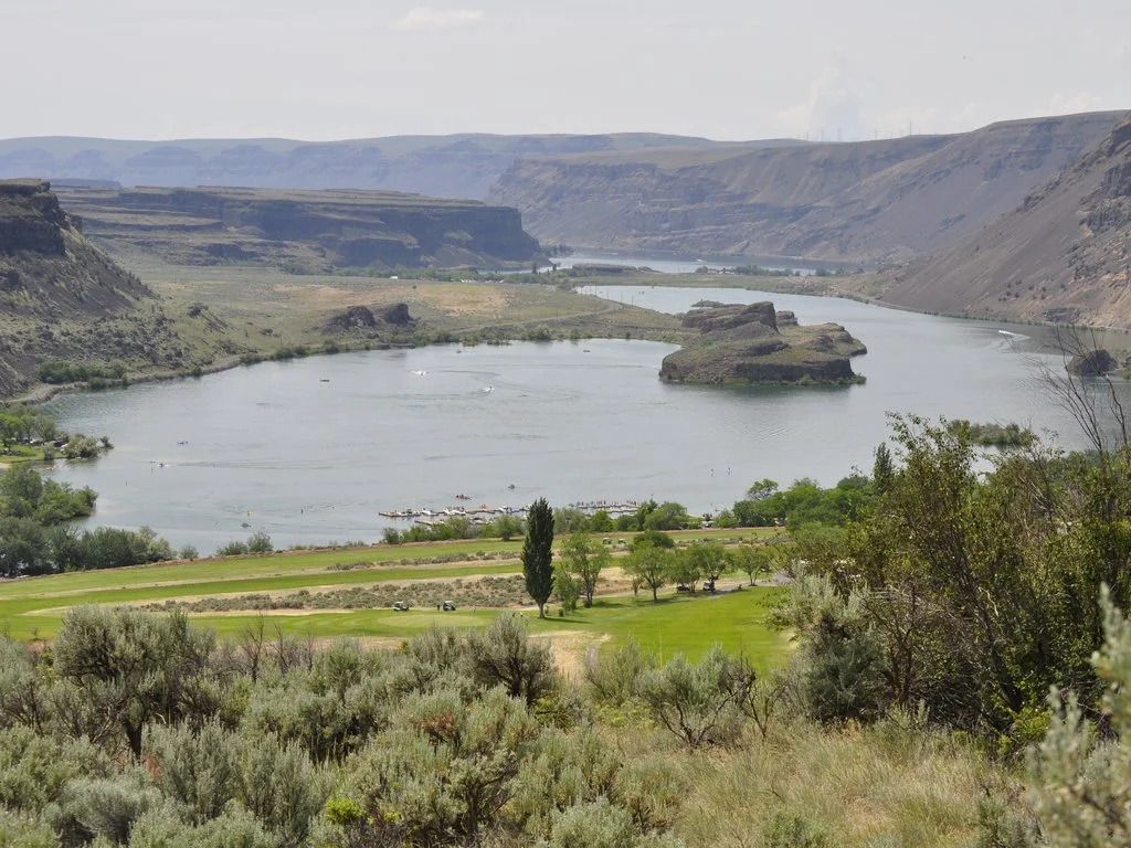 Golf course in the lower grand coulee