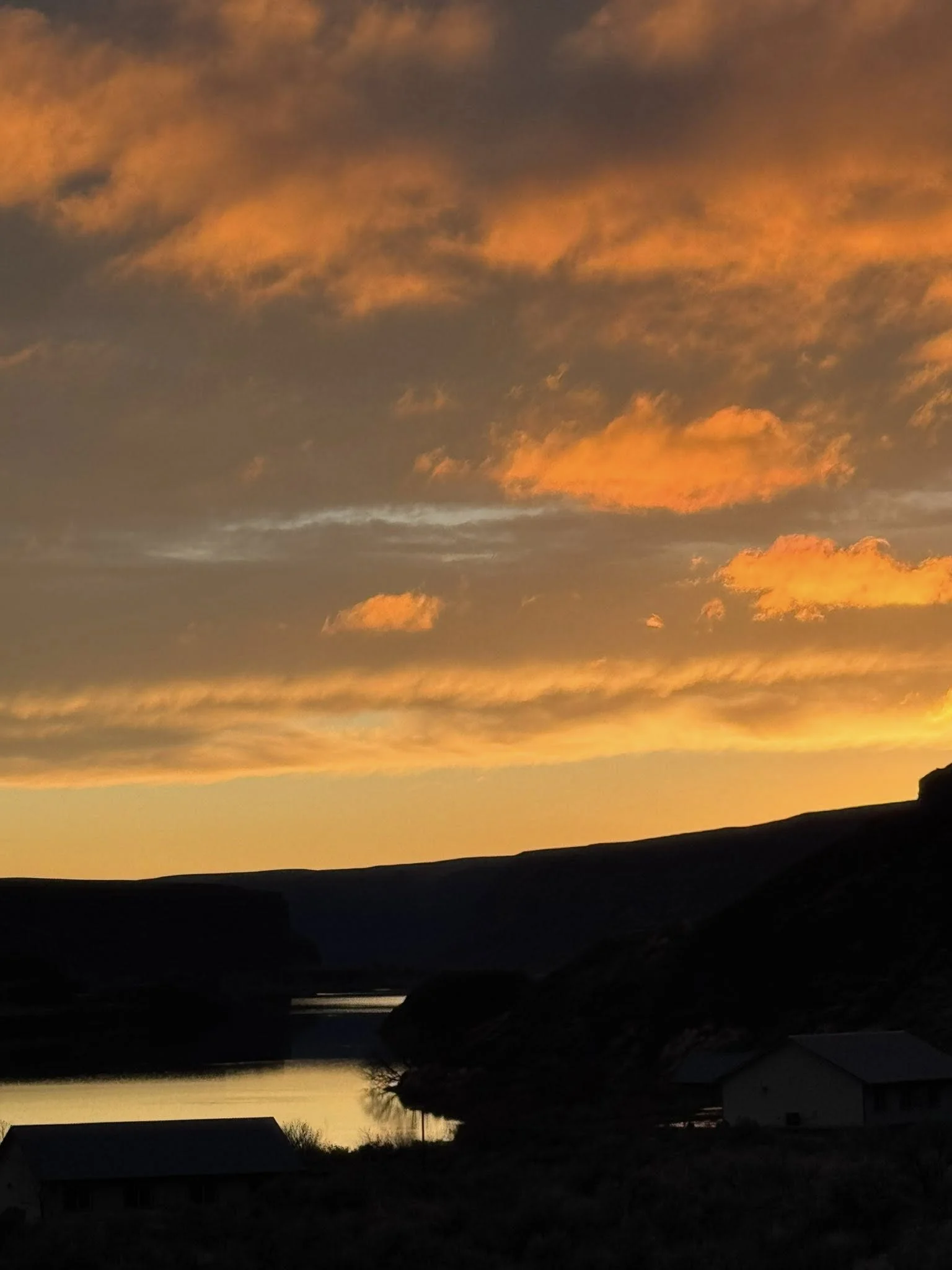 The last of the sun diving behind the cliffs