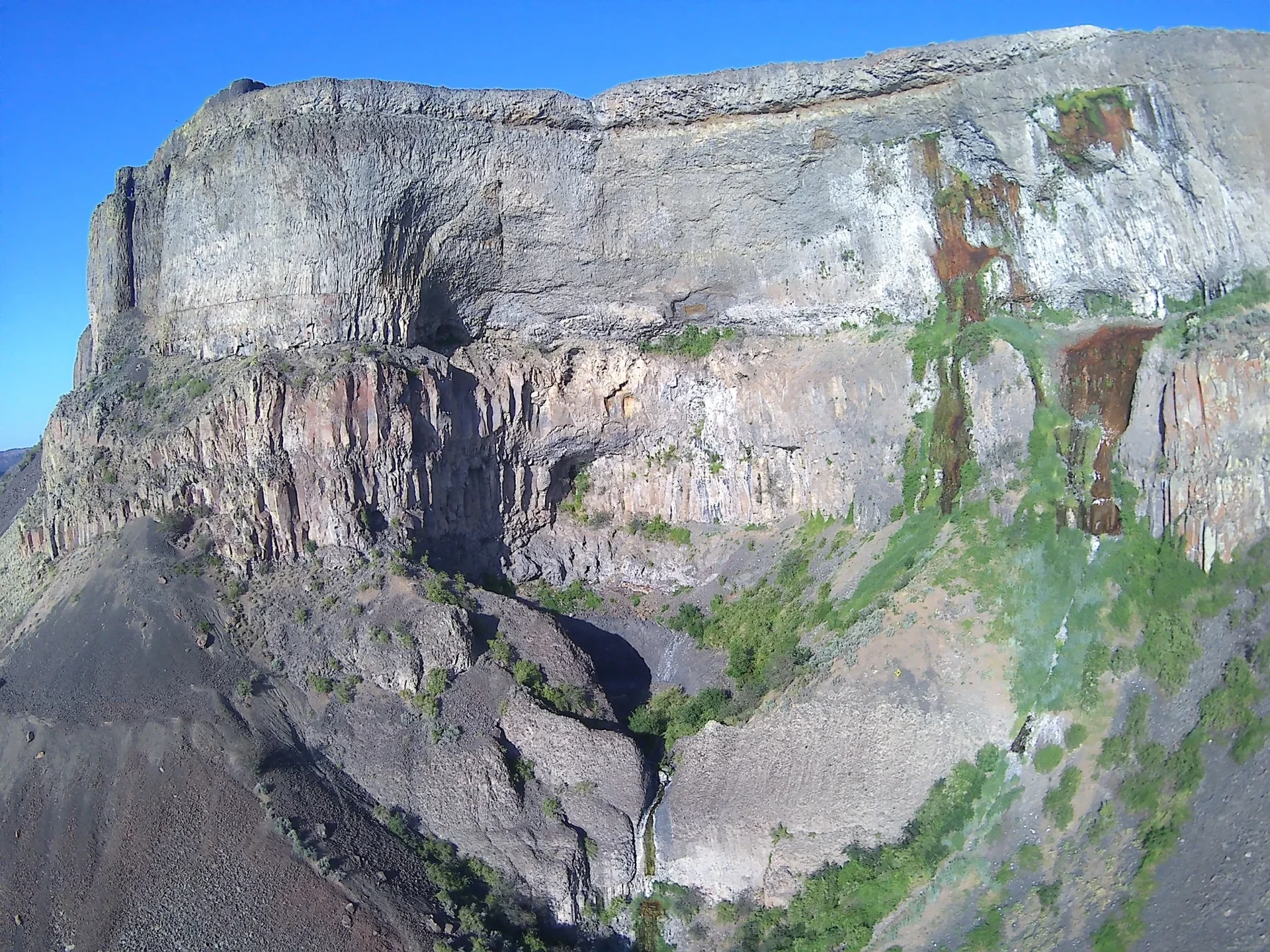 Dry falls cliffs