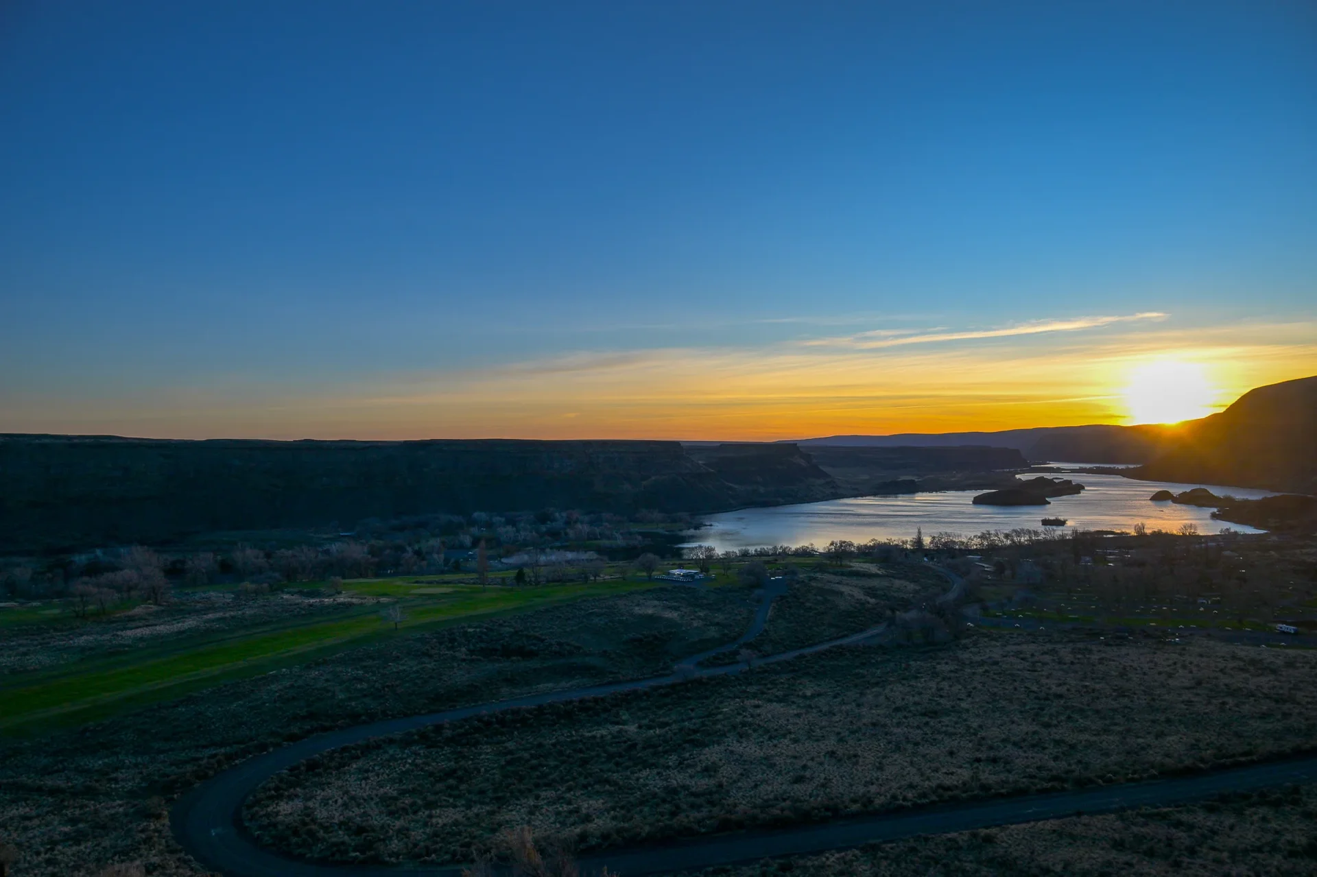 Sunset over Sun Lakes coulee